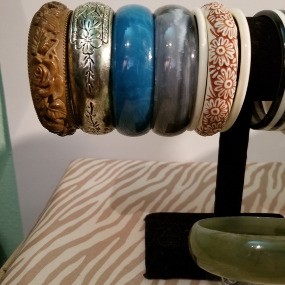 Bracelets - Picture 2 of 4